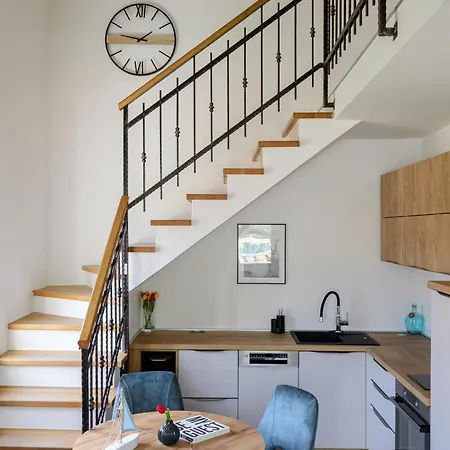 Kralj Ana تْسافتات